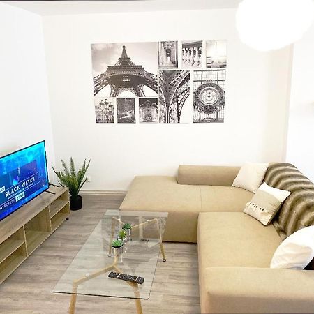 Appartement Chaleureux Wifi Et Parking Gratuit Givet Exterior photo