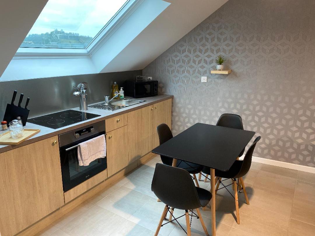 Appartement Chaleureux Wifi Et Parking Gratuit Givet Exterior photo
